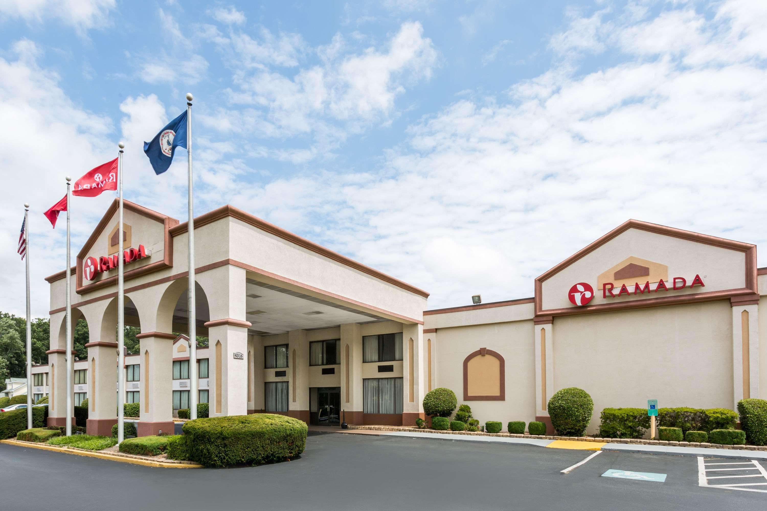 Ramada By Wyndham Triangle/Quantico Hotel Ngoại thất bức ảnh